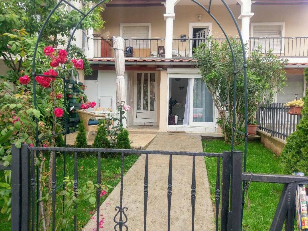Lovely Apartment With Garden And Terrace 里耶卡 外观 照片